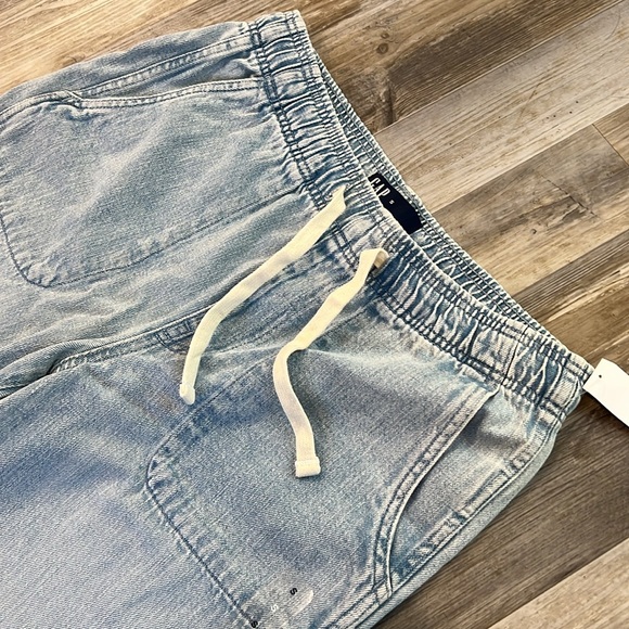 GAP Easy Fit Denim - Picture 2 of 4